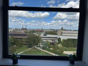 Downtown Apt - Lake View - Free Parking - Walkable