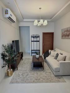 Luxury Cozy 2BR Penthouse