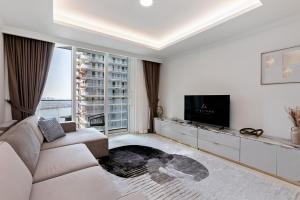 Palace Beach Residence 1BR Apartment with Sea View