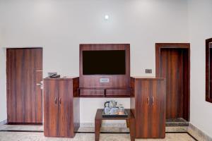 Collection O Ummed Palace