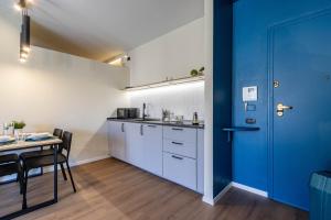 Como Lake Suite , Parking , 500m Train Station, 1km Lake