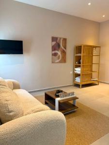 STV Royal Apartments 3