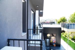 Corner Apartments 106
