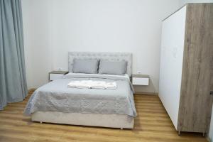 Corner Apartments 106