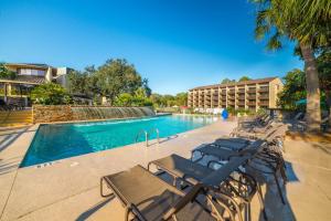 Modern Condo with Shared Pool and Hot Tub Lagoon View and Nearby Beach Access