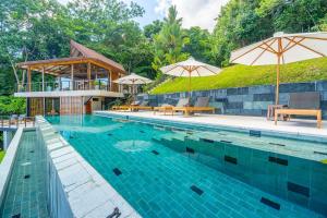 Villa Sea Forever Wake up to the Sounds of the Jungle and views of the Sea