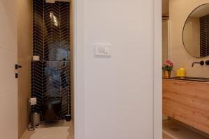Apartments with parking space Pula - 26952