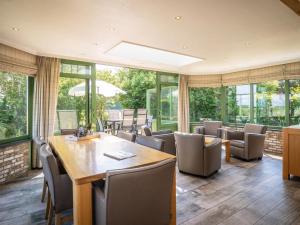 Texel Nature Villa with Sauna