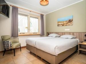 Texel Nature Villa with Sauna