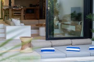 Six Palm 1 - 2BR Villa Rooftop Near Padang Beach, Uluwatu
