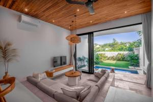 Six Palm 1 - 2BR Villa Rooftop Near Padang Beach, Uluwatu