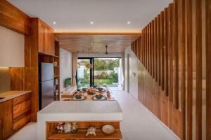 Six Palm 1 - 2BR Villa Rooftop Near Padang Beach, Uluwatu