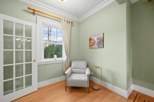 Spacious 5BR 3BA Character Home