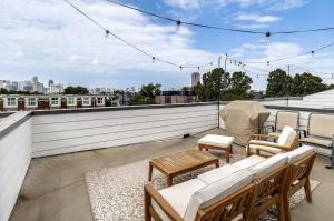 Spacious House w Private Office, Gym & Garage