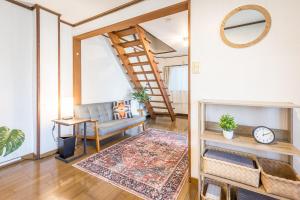 Retro-style coffee house and guesthouse-3 floors-Entire building available for rent-suitable for 9 people-Parking available-pets allowed-Mahjong