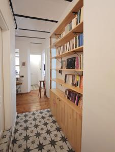 1910 Pera Apartment