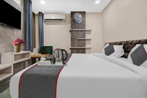 Super Townhouse OAK Hotel Rudra