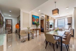 Luxury 2BR at Vinhomes Central Park