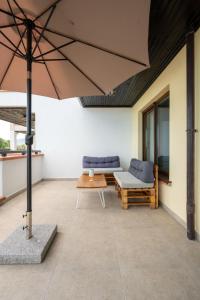 Spacious 3BD flat with PARKING and SEA VIEW by Flat Mаnаger