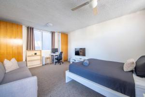 Bondi Studio Steps from Beach with Full Kitchen