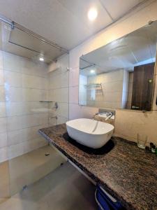 Majestic Aloha Ganga View Apartment
