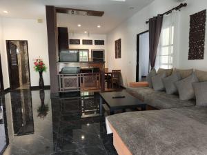 Kamala nathong tropical villa - 850 meter to beach