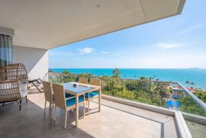 Mountain and Sea view apartment