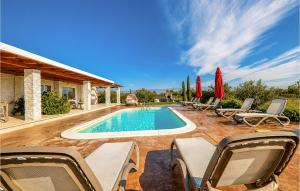 Stunning Home In Zerava