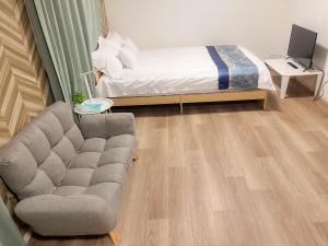 Shopping Street 4-Min to Subway Osaka Castle & Shinsaibashi