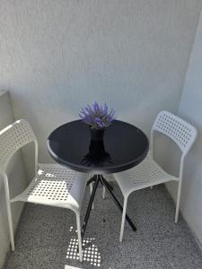 Single Room - Emerald Apartment