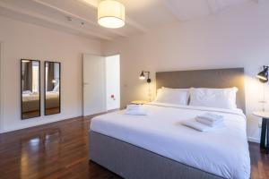 Palazzo Taverna Apartments