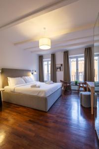 Palazzo Taverna Apartments