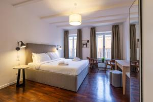 Palazzo Taverna Apartments
