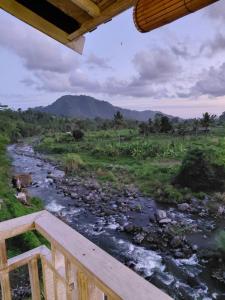 ArtVilla Sidemen River