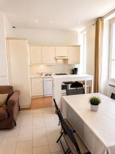 2 Bedroom Apartment Cannes Center