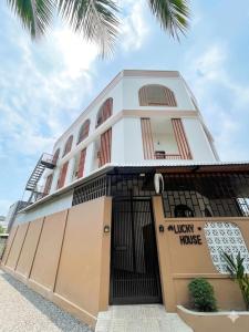 Lucky House 2
