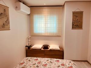 Folk Sensibility Home