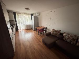 Mio Apartments Silver