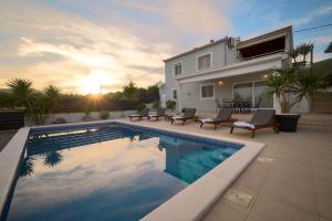 Holiday House Didovina - fantastic pool