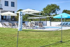 Villa Enigma BD 6 with pool ,Parking, BBQ, replax