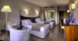 Twin Room room in Beatriz Toledo Auditorium & Spa