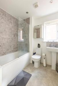 Stylish 2 bedroom home Swansea