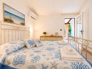 Conchiglia Family & Pet Friendly - Fenced Garden - 2BR - Near the Sea - Wi-Fi - AC - BBQ