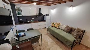 Four Seasons Apartment Izola Center - 100 m from Main Square - NEW 2026