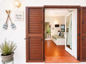 Seadas Garden Home - Beach 2 min away - Wi-Fi - AC - Parking - BBQ - Pet Friendly