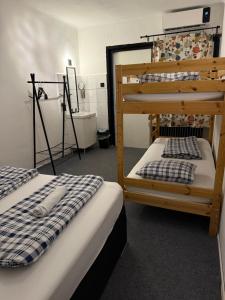 HOSTEL LOVELY ROOMS CITY CENTER, shared Bathroom