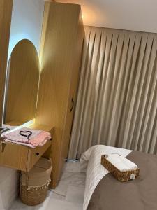 Triple Towers Modern Apartment with WiFi