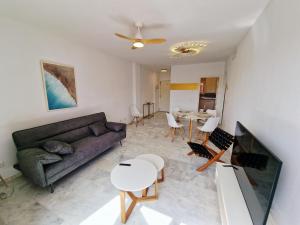Reserva Rooftop Retreat 2BR Penthouse with Private Rooftop, 2 Pools, Parking & AC