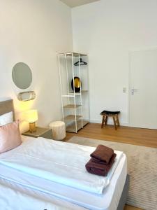 BIG New 7Rooms City Center APARTMENTS and Suites