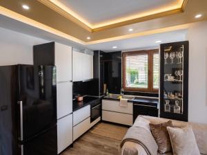 Alfred Promenade Apartments